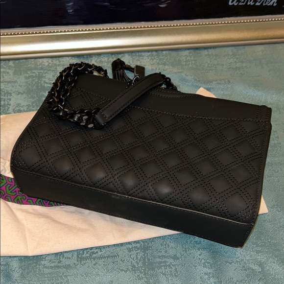 Tory Burch Fleming Two Way Crossbody/ Shoulder Bag - Picture 14 of 17